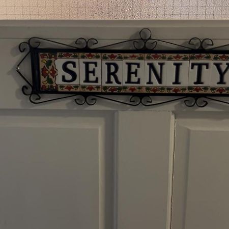 Serenity Лонгфорд Екстер'єр фото