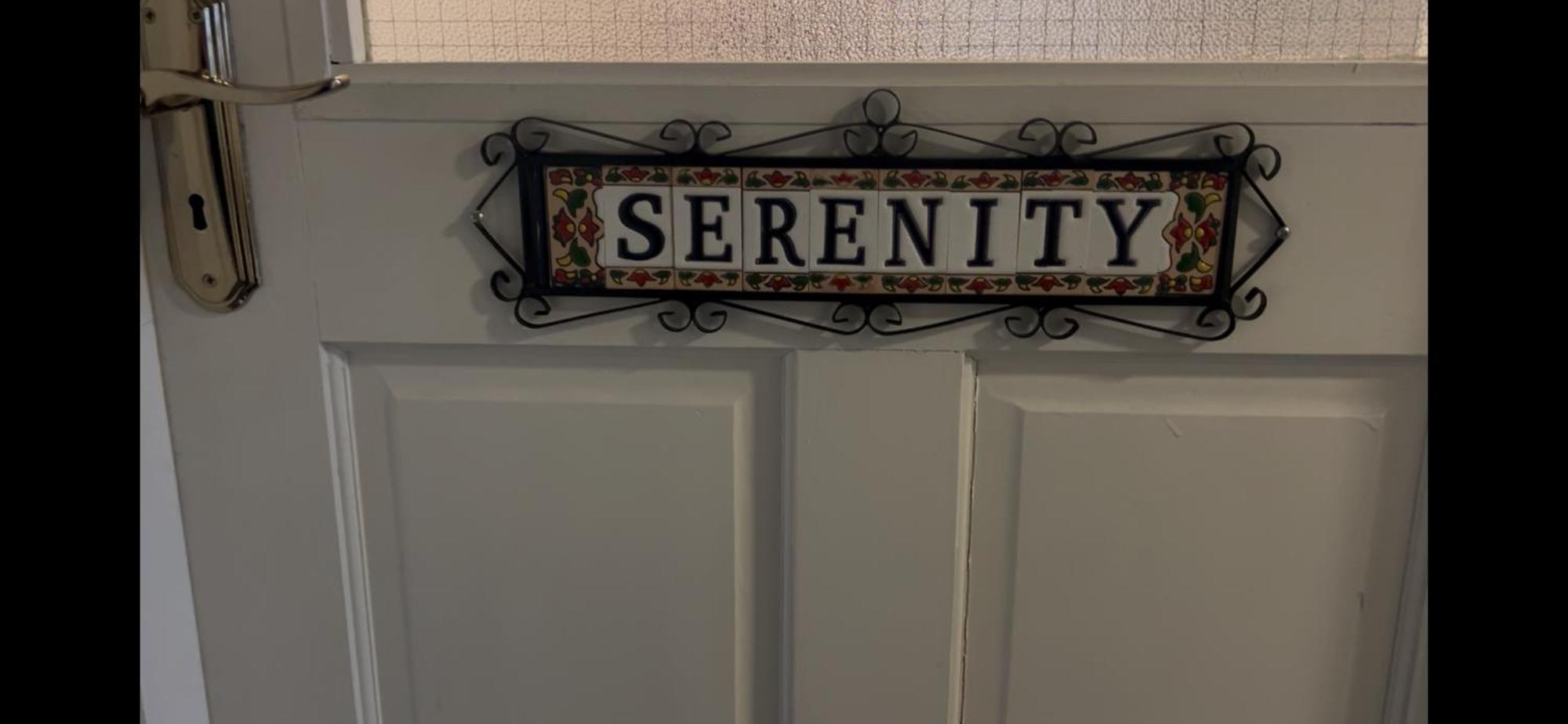 Serenity Лонгфорд Екстер'єр фото